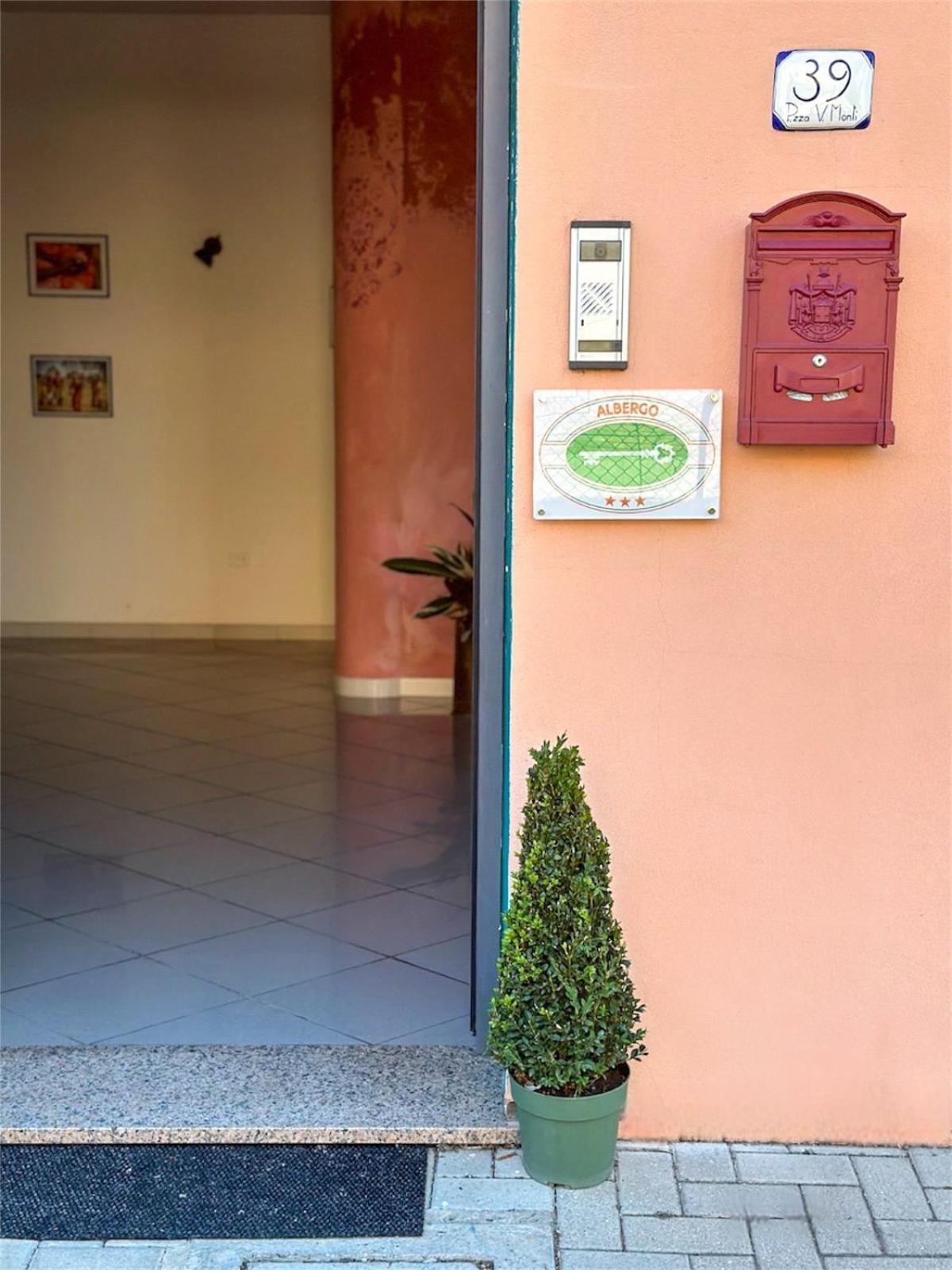 Al Gallo Trattoria E Locanda Alfonsine Exterior photo